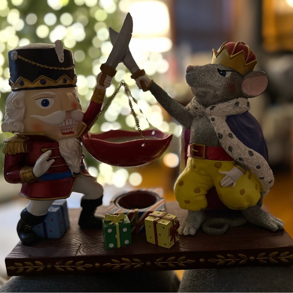 RARE Yankee Candle Nutcracker Tart Warmer